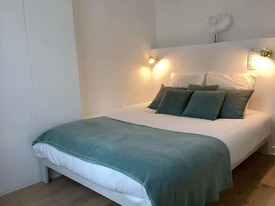 Cocon Chic Parisien Niche Au Coeur De Montmartre Apartment