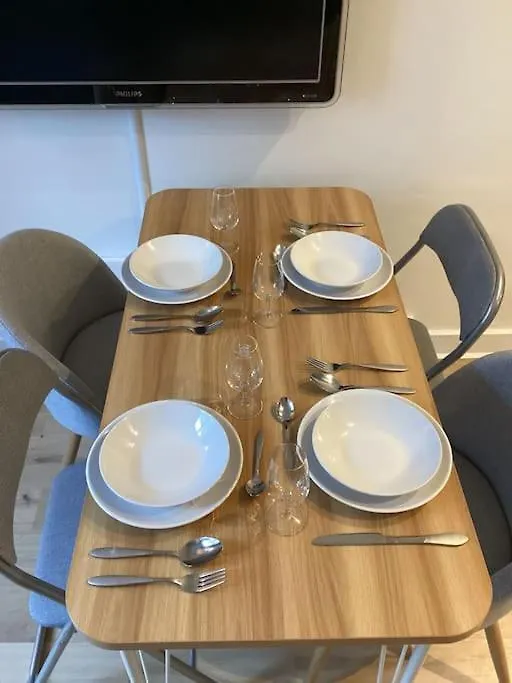 Cocon Chic Parisien Niche Au Coeur De Montmartre Apartment  Paris