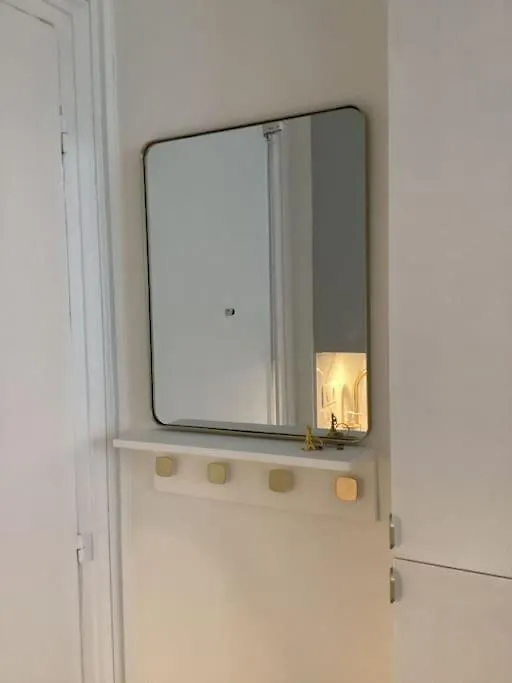 Apartament Cocon Chic Parisien Niche Au Coeur De Montmartre