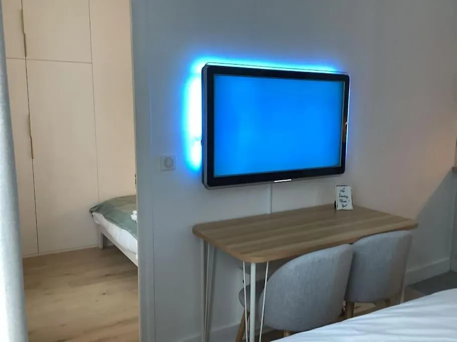 Apartament Cocon Chic Parisien Niche Au Coeur De Montmartre